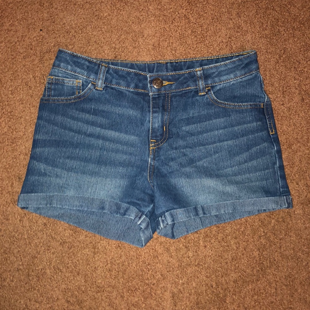 🚫SOLD🚫Girls cherokee jean shorts
